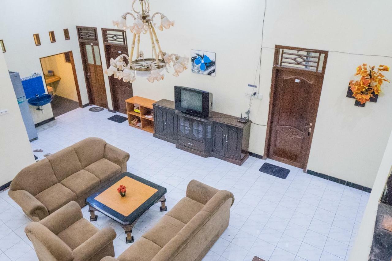 Oyo 643 Al Thalib 8 Syariah Hotel มะลัง ภายนอก รูปภาพ