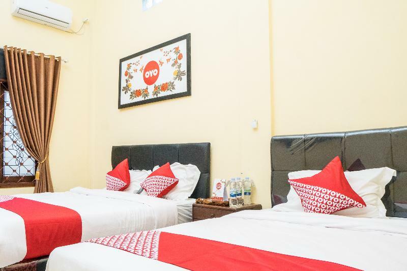 Oyo 643 Al Thalib 8 Syariah Hotel มะลัง ภายนอก รูปภาพ
